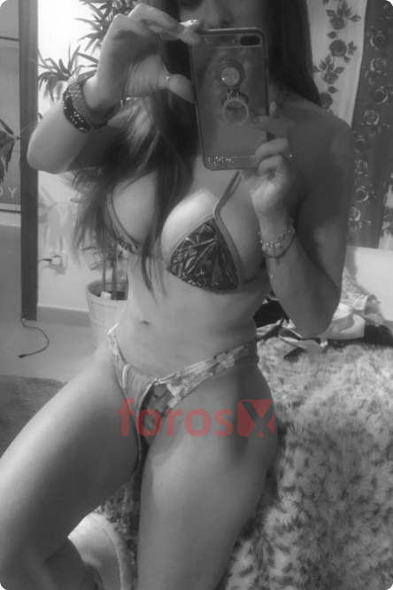 Una buena chica conoce sus límites. Una mujer inteligente sabe que no tiene ninguno. Una buena chica conoce sus límites. Una mujer inteligente sabe que no tiene ninguno.